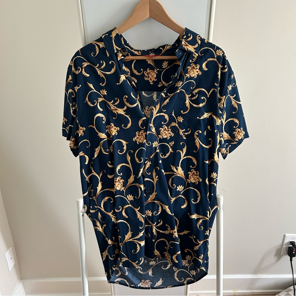 Guess button up T-shirt